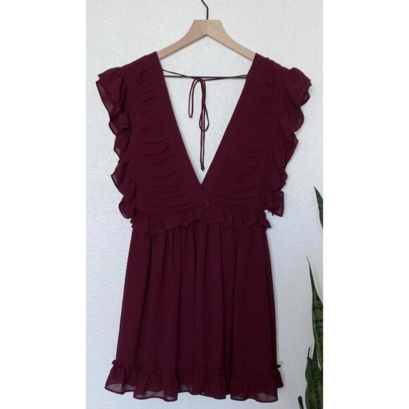 Dresses & Skirts - Storia Women's Ruffle Dress V-Neck Size Small